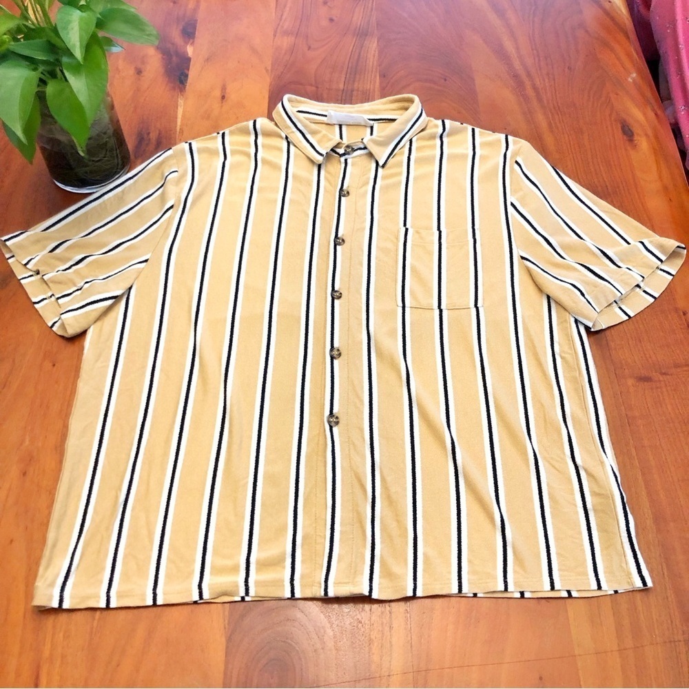 Double Zero Pastel Yellow Stripes Short Sleeves Button Down Shirt Blouse. Medium - Picture 5 of 12